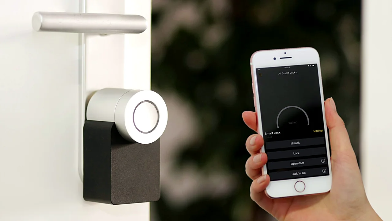 Smart door lock controlled from a phone app